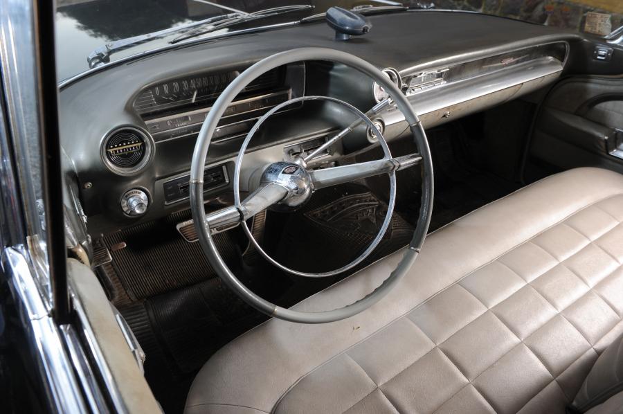  Cadillac Series 60 Special Sedan 1959 года  (фото 7 из 9)